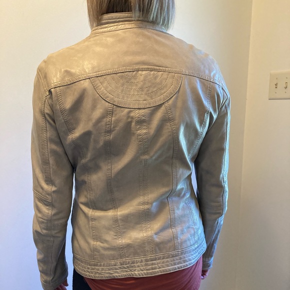 Woman’s Danier grey leather bomber jacket - Picture 3 of 4